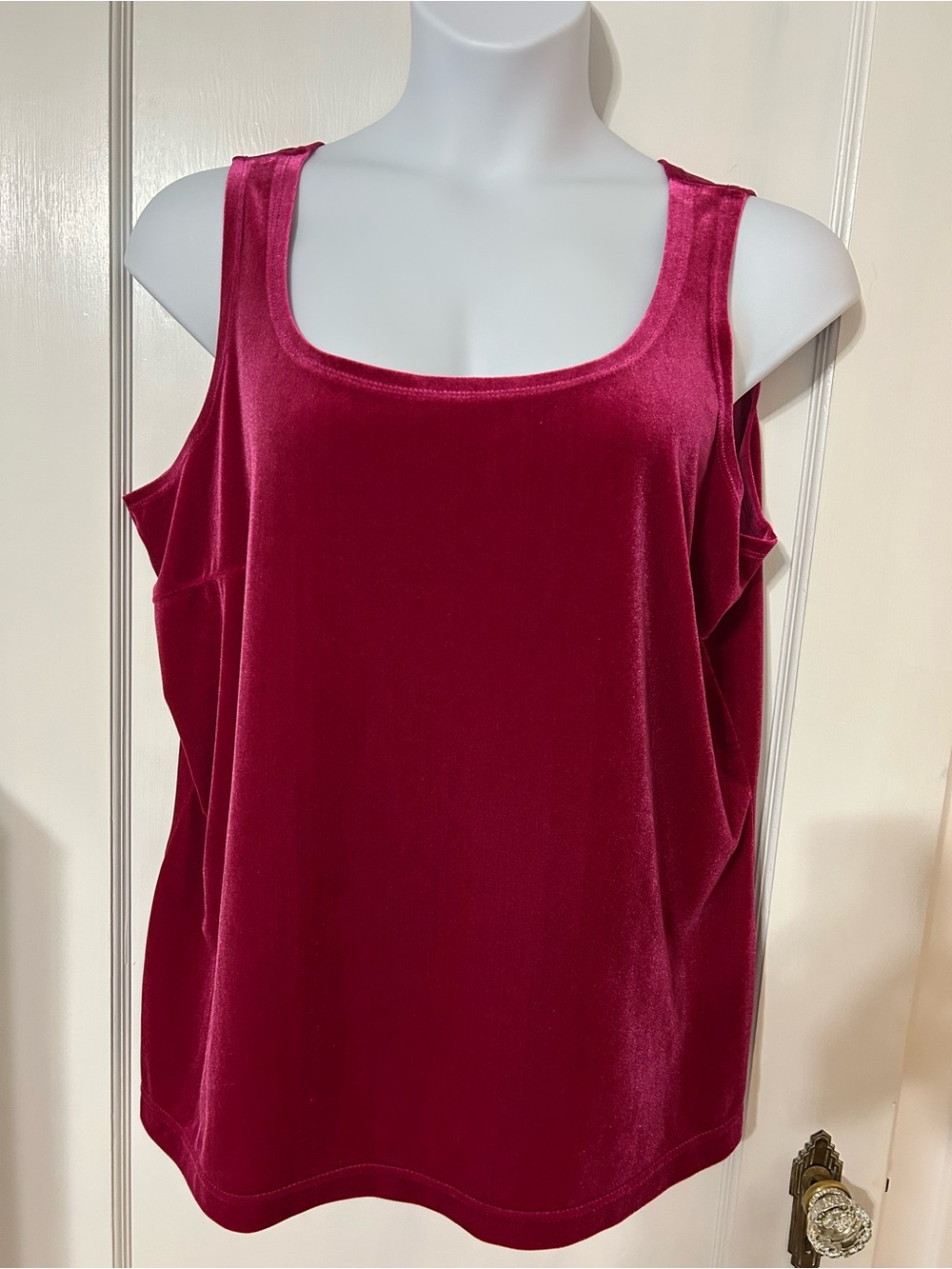 Avenue Plus Size 22/24 Velvet like sleeveless Tank Top in Deep Magenta Raspberry